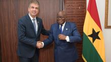 Mr. Eli Cohen with President of Ghana, H.E. Nana Akuffo Addo (photo credit: Accra, Ghana) Mr. Eli Cohen with President of Ghana