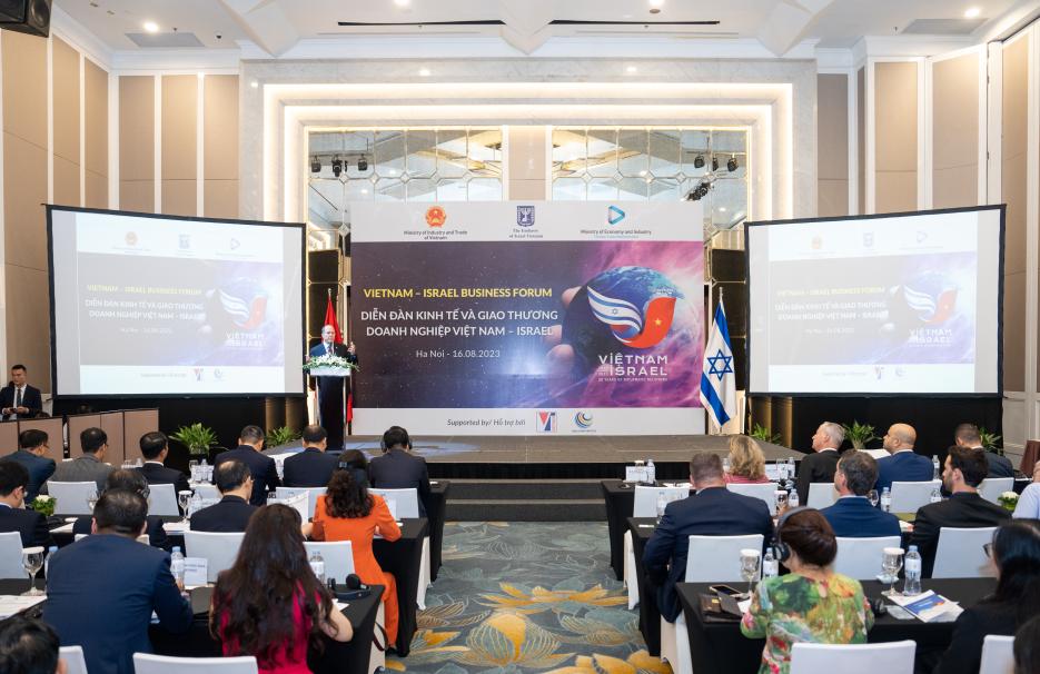 Diễn đoàn doanh nghiệp hai nước tại Hà Nội