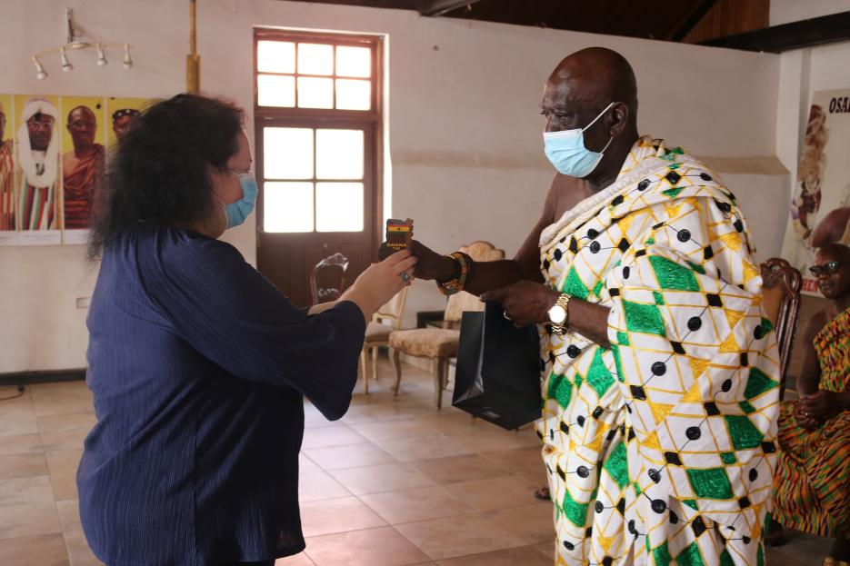 Ambassador Sufa with Osaberima Kwasi Arthur (photo credit: MFA Accra) Ambassador Sufa with Osaberima Kwasi Arthur