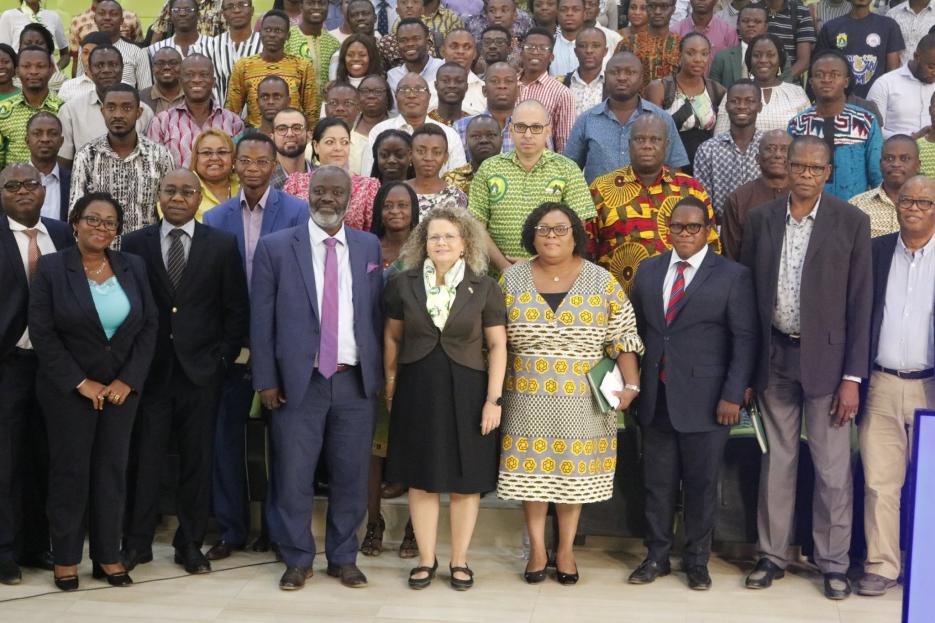 Ambassador Cooper with Management and Students of the University of Health and Allied Sciences (photo credit: MFA Accra) Ambassador Cooper with Management and Students of the University of Health and Allied Sciences
