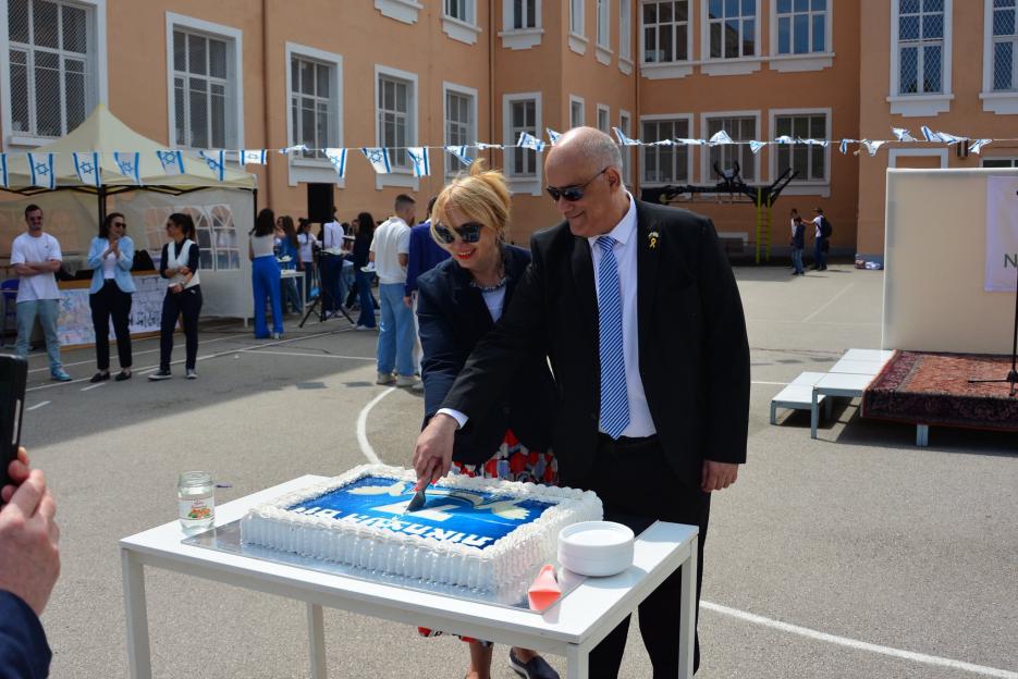 DimchoDebelyanov77annievent (photo credit: 134School) DimchoDebelyanov77annievent