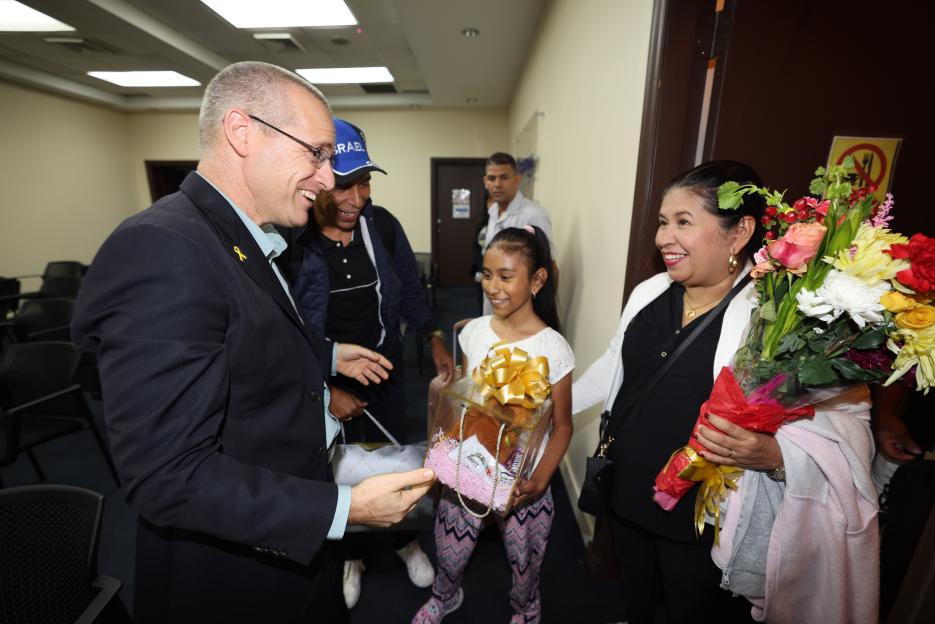 Alcaldes y pastores evangélicos son recibidos por el embajador de Israel a su regreso a Panamá (photo credit: Aeropuerto Internacional de Tocumen) Alcaldes y pastores evangélicos son recibidos por el embajador de Israel a su regreso a Panamá