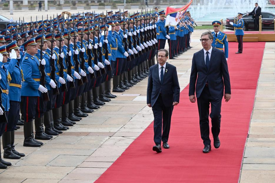 Serbian President Aleksandar Vučić has welcomed Israeli President Isaac Herzog with the highest state honours outside the Palace of Serbia in Belgrade