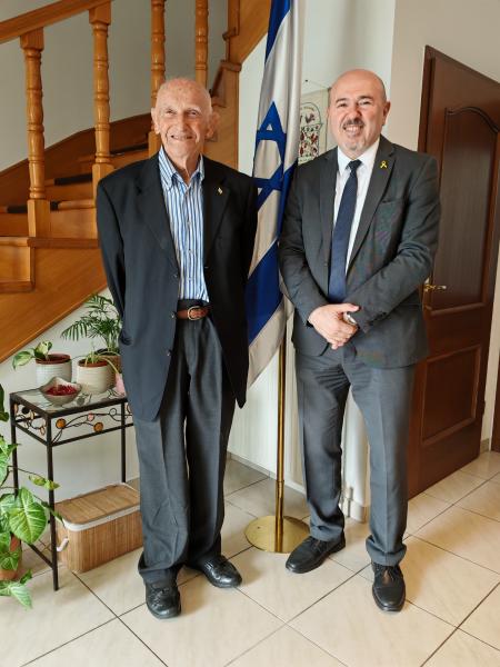 survivor Darko Fischer and ambassador Gary Koren (photo credit: embassy) survivor Darko Fischer and ambassador Gary Koren