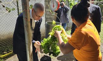 Embajada de Israel dona a escuela en Boquete un biodigestor que transforma desechos orgánicos en biogas y en fertilizante orgánico concentrado.