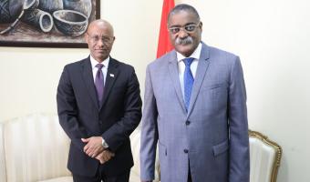 Il an - Mirex (photo credit: Israel em angola) Ambassador and Mirex