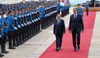 Serbian President Aleksandar Vučić has welcomed Israeli President Isaac Herzog with the highest state honours outside the Palace of Serbia in Belgrade