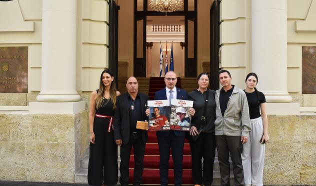 families of hostages with fm grlić radman