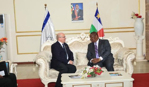  H.E. AMNON KALMAR, Ambassador of the Embassy of Israel to the Central African Republic with residence in Yaounde, Cameroon, was at the Renaissance Palace in Bangui, on March 17, 2025 to present his letter of credence to H.E. Faustin-Archange Touadéra, president of the Central African Republic.